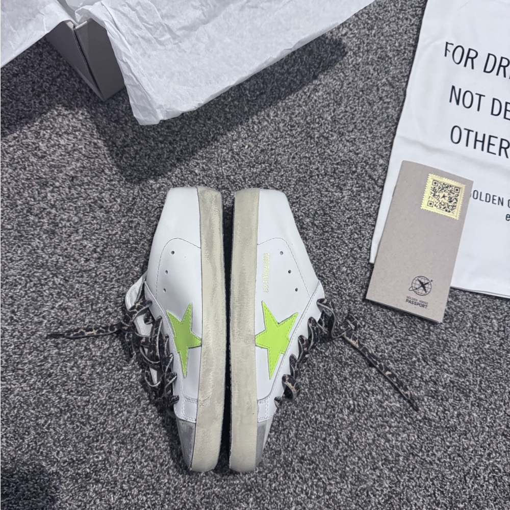 FINAL⬇️NWB😍Golden Goose White Sneakers with Neon Green Star - Picture 2 of 12